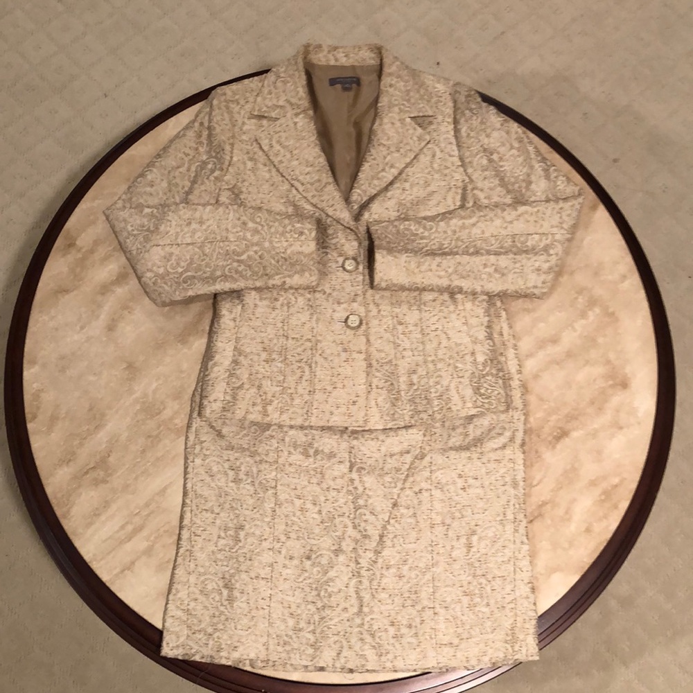 ANN TAYLOR 4P Gold brocade jacket & skirt